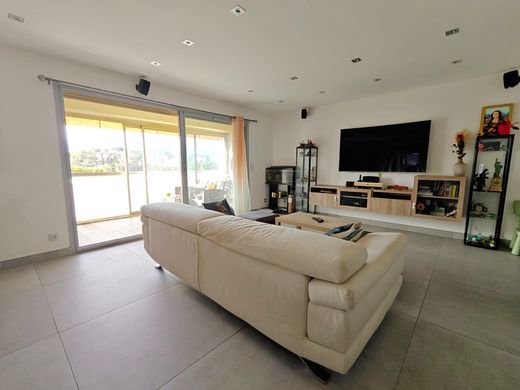 Apartment in Cagnes-sur-Mer, Alpes-Maritimes