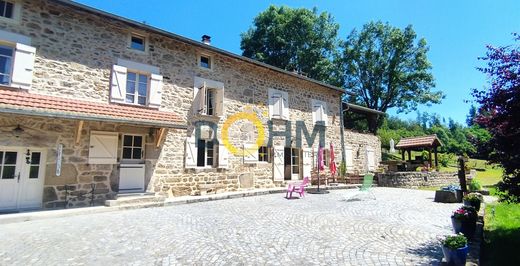 Le Monestier, Puy-de-Dômeのカントリー風またはファームハウス