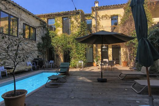 Элитный дом, Ним, Gard