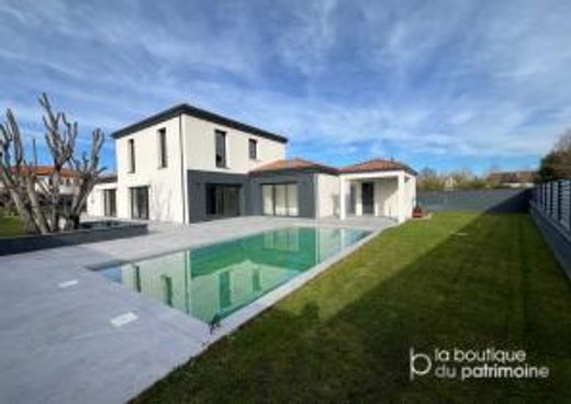 Luxury home in Saint-Selve, Gironde