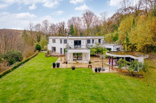 Villa in Bihorel, Seine-Maritime