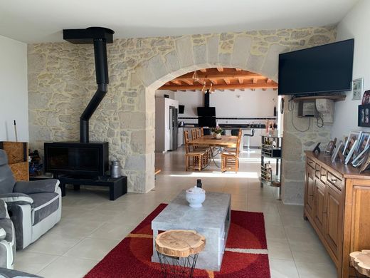 Casa di lusso a Sauveterre-de-Guyenne, Gironda