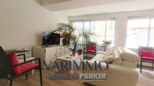 Apartment / Etagenwohnung in Bandol, Var