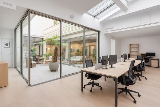 Офис, Montmartre, Abbesses, Grandes-Carrières, Paris