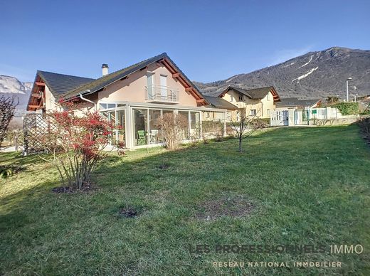 Maison de luxe à Challes-les-Eaux, Savoie
