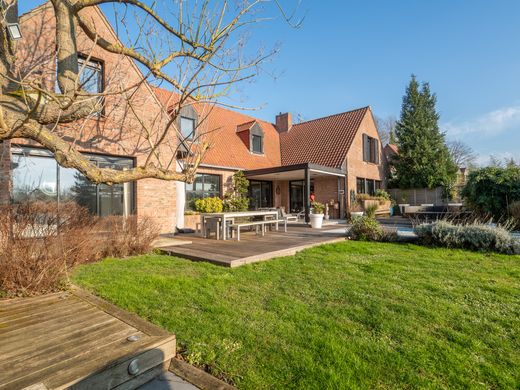 Luxus-Haus in Villeneuve-d'Ascq, Nord