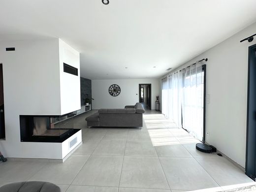 Элитный дом, Espira-de-l'Agly, Pyrénées-Orientales