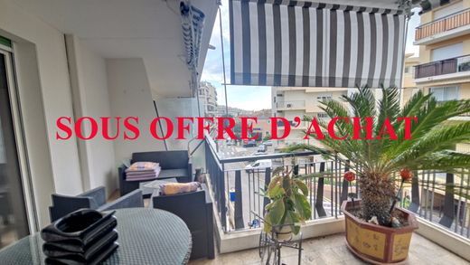Apartment / Etagenwohnung in Le Cannet, Alpes-Maritimes