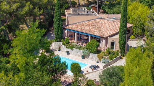 منزل ﻓﻲ Nîmes, Gard