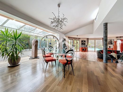 Luxury home in Mérignac, Gironde
