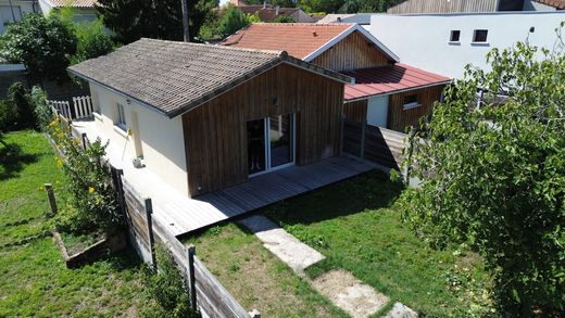 Элитный дом, Mérignac, Gironde