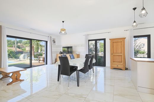 Villa in Brignoles, Var