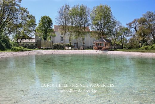 Casa di lusso a Aigrefeuille-d'Aunis, Charente-Maritime