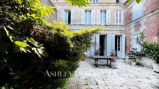 Casa de lujo en Tonnay Charenta, Charenta Marítima