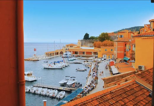 Apartment / Etagenwohnung in Villefranche-sur-Mer, Alpes-Maritimes