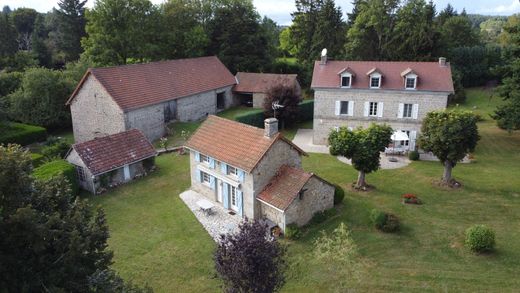 Luxury home in Flayat, Creuse