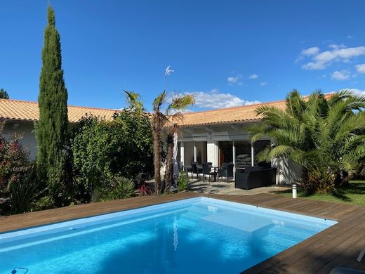 Villa in La Teste-de-Buch, Gironde