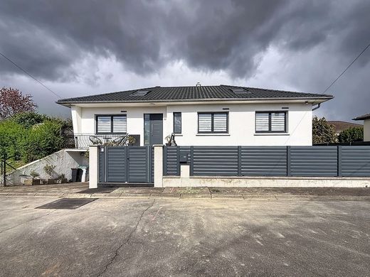 Lüks ev Yutz, Moselle