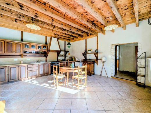 Luxury home in Courtenay, Isère