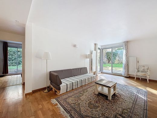 Apartment in Belleville, Père-Lachaise, Ménilmontant, Paris