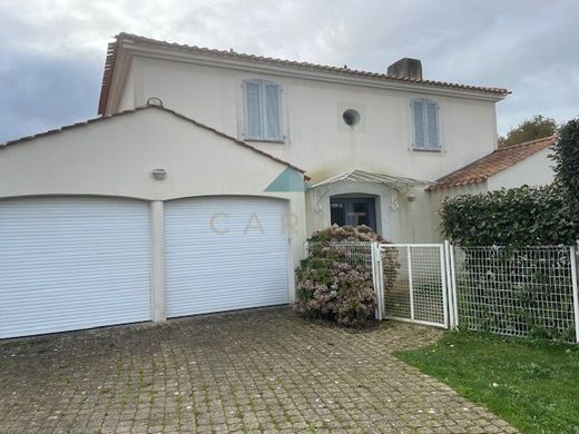 Casa di lusso a L'Aiguillon-sur-Vie, Vandea