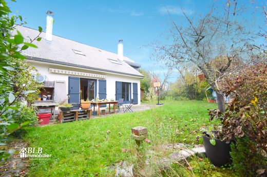 Casa de lujo en Maurepas, Yvelines