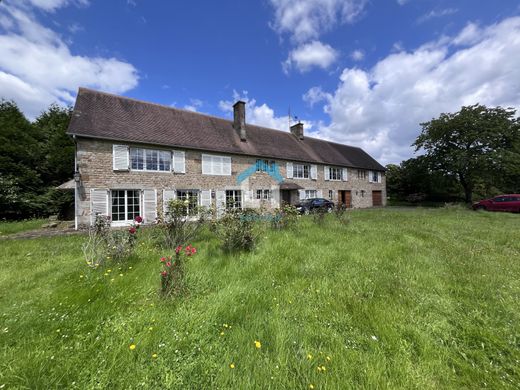 Luxe woning in Saint-Pois, Manche