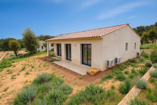 Villa a Sainte-Lucie de Porto-Vecchio, Corsica del Sud