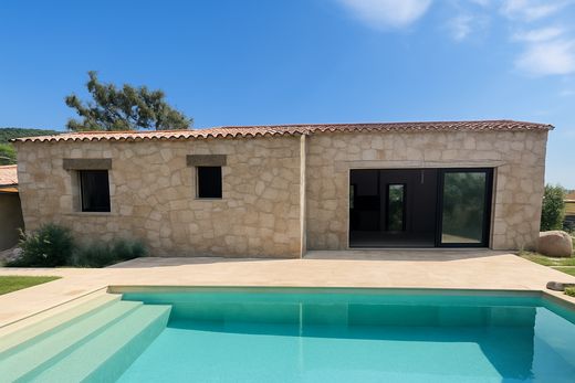 Villa a Sainte-Lucie de Porto-Vecchio, Corsica del Sud