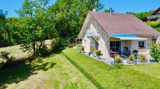 Maison de luxe à Sillingy, Haute-Savoie