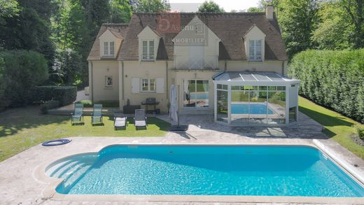 Luxury home in Lamorlaye, Oise