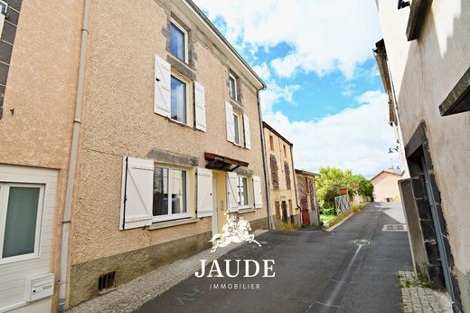 Πολυτελή κατοικία σε Cournon-d'Auvergne, Puy-de-Dôme