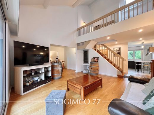 Duplex - Lagny-sur-Marne, Seine-et-Marne