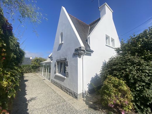 Paimpol, Côtes-d'Armorの高級住宅