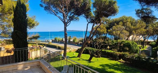 Apartment / Etagenwohnung in Grimaud, Var