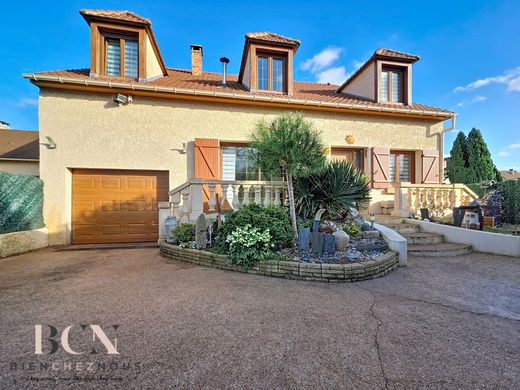 Maison de luxe à Viarmes, Val-d'Oise