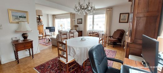 Apartment in Cambrai, North