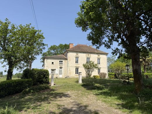 Maison de luxe à Castelnau d'Auzan, Gers