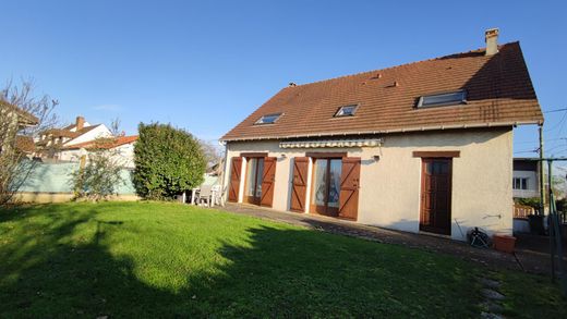 Luxe woning in Paray-Vieille-Poste, Essonne