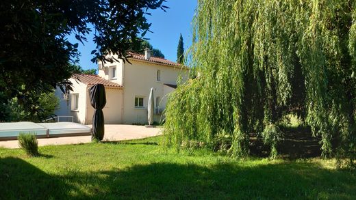 Villa in Lamalou-les-Bains, Hérault