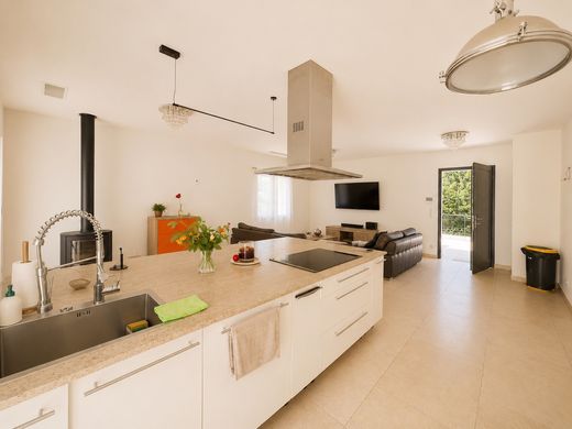 Casa di lusso a Allauch, Bocche del Rodano