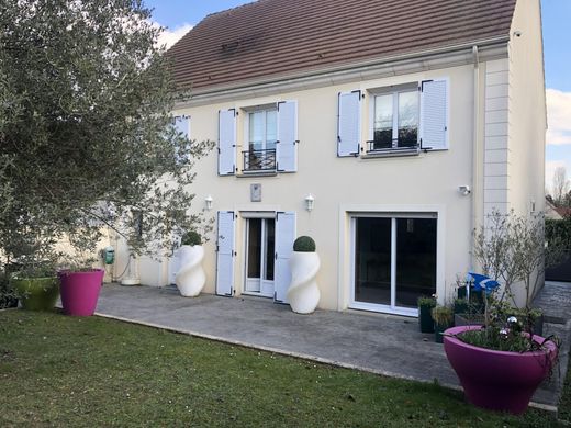 Luxe woning in Claye-Souilly, Seine-et-Marne