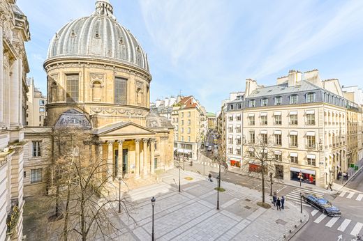 Apartment in Chatelet les Halles, Louvre-Tuileries, Palais Royal, Paris