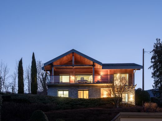 Villa in Saint-Jorioz, Haute-Savoie