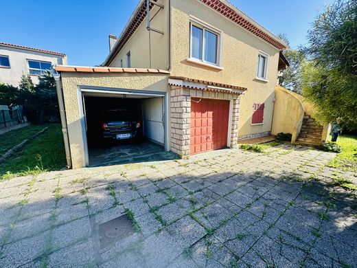 Casa di lusso a Six-Fours-les-Plages, Var