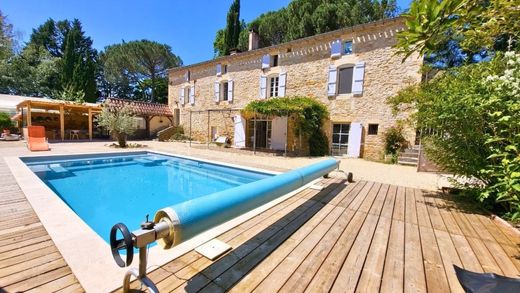 Luxury home in Puy-l'Évêque, Lot