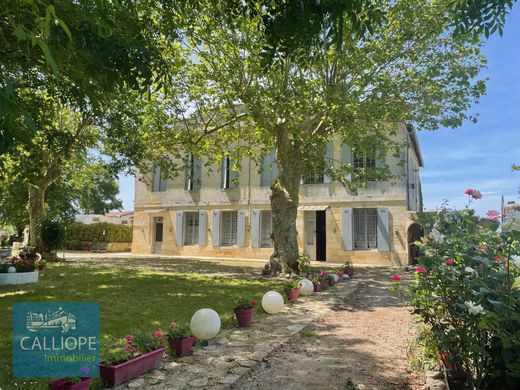 Luxury home in Ludon-Médoc, Gironde