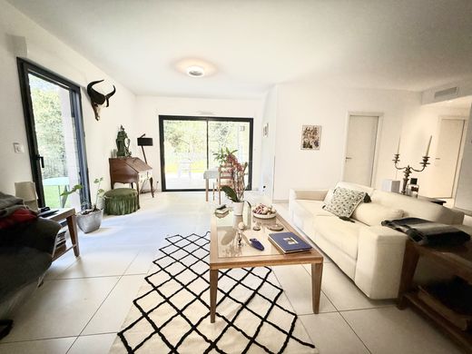 Apartament w Tulon, Var