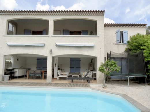 Luxus-Haus in Le Val, Var