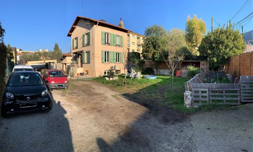 Luxe woning in La Trinité, Alpes-Maritimes